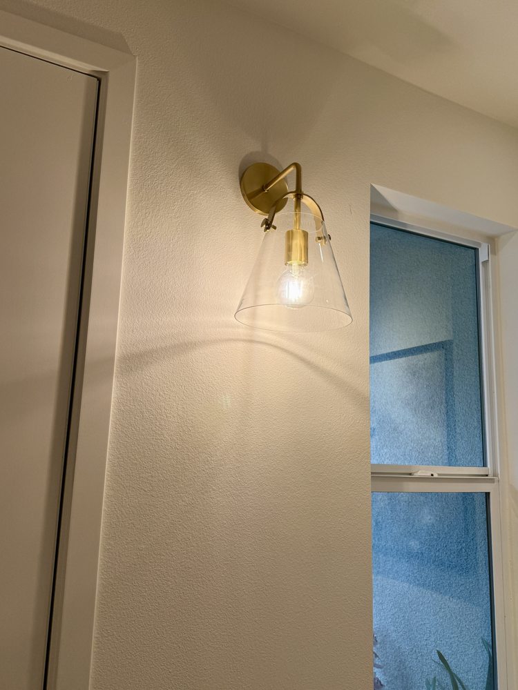 Decorative sconce light