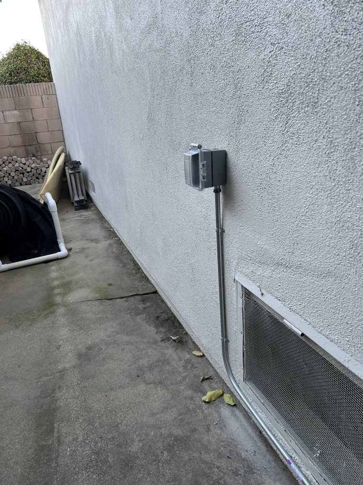 Outdoor GFI Outlet With In Use Cover